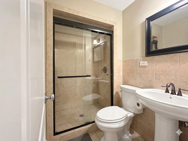 7611 N Sheridan Road GS, Chicago, IL 60626