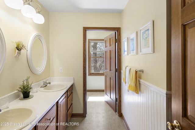 11781 W Herbison Road, Eagle, MI 48822