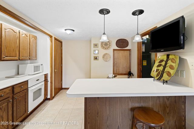 11781 W Herbison Road, Eagle, MI 48822