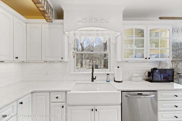 11781 W Herbison Road, Eagle, MI 48822