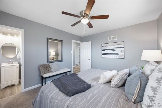 8609 Mayflower Court, University City, MO 63132