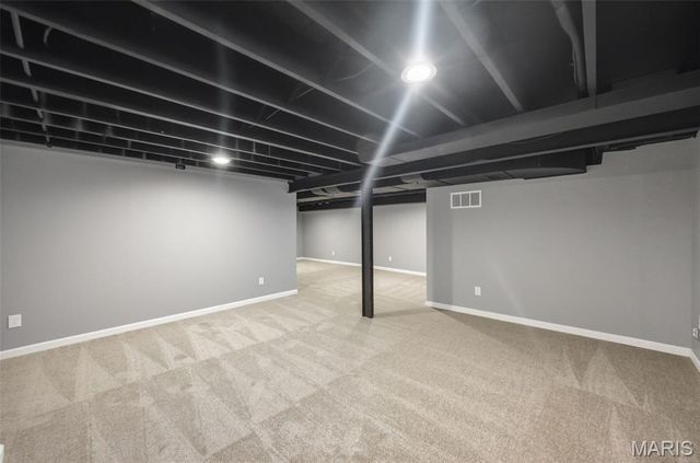 8609 Mayflower Court, University City, MO 63132