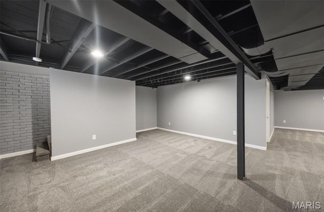 8609 Mayflower Court, University City, MO 63132