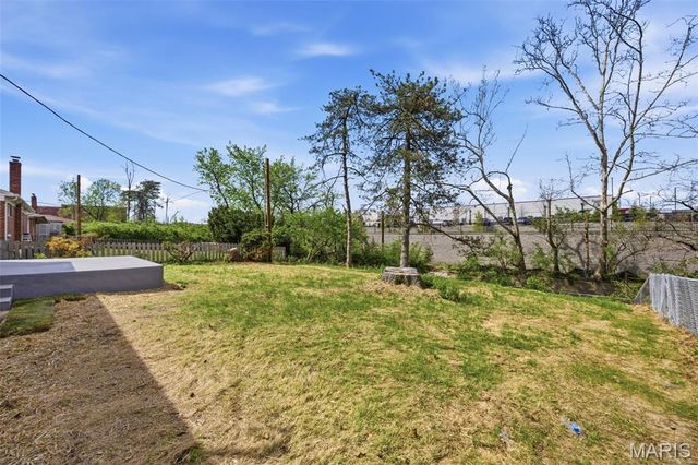 8609 Mayflower Court, University City, MO 63132