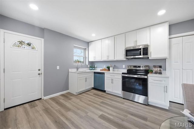 8609 Mayflower Court, University City, MO 63132