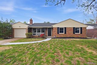 8609 Mayflower Court, University City, MO 63132