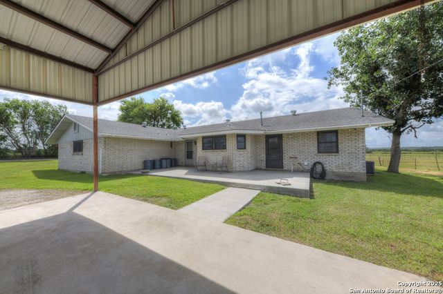 200 Brisco, Marion, TX 78124