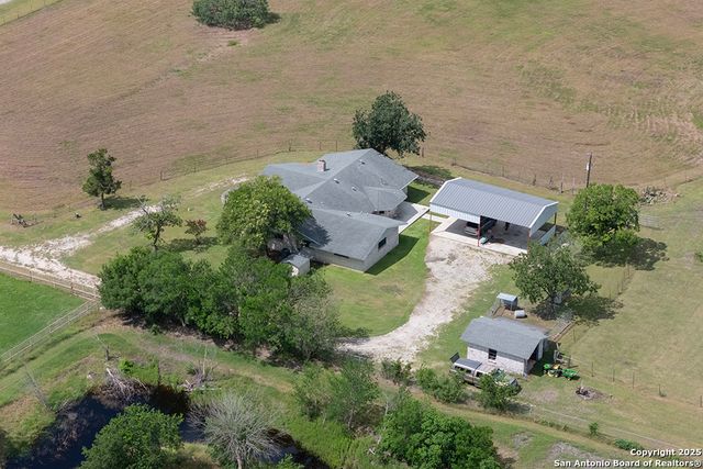 200 Brisco, Marion, TX 78124