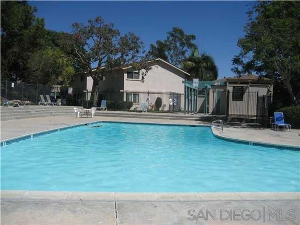 Image 11 of property listing at 8090 Camino Kiosco, San Diego, CA 92122