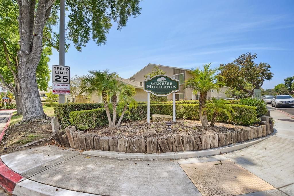 Image 17 of property listing at 8090 Camino Kiosco, San Diego, CA 92122