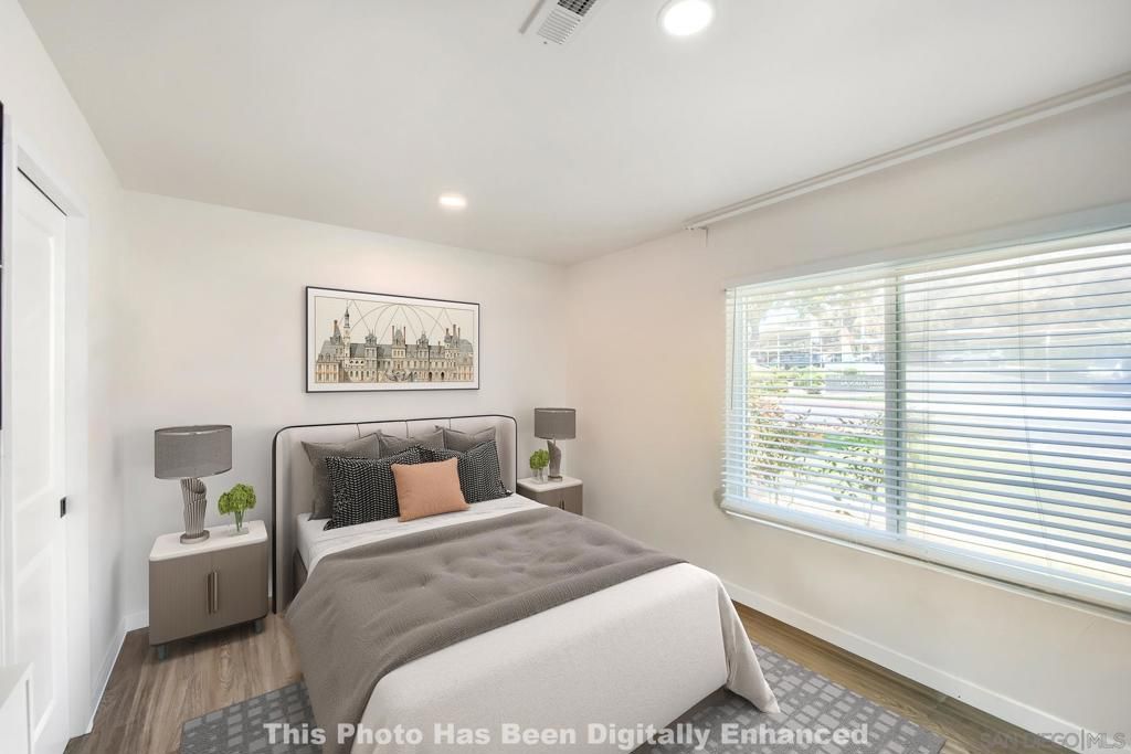 Image 18 of property listing at 8090 Camino Kiosco, San Diego, CA 92122
