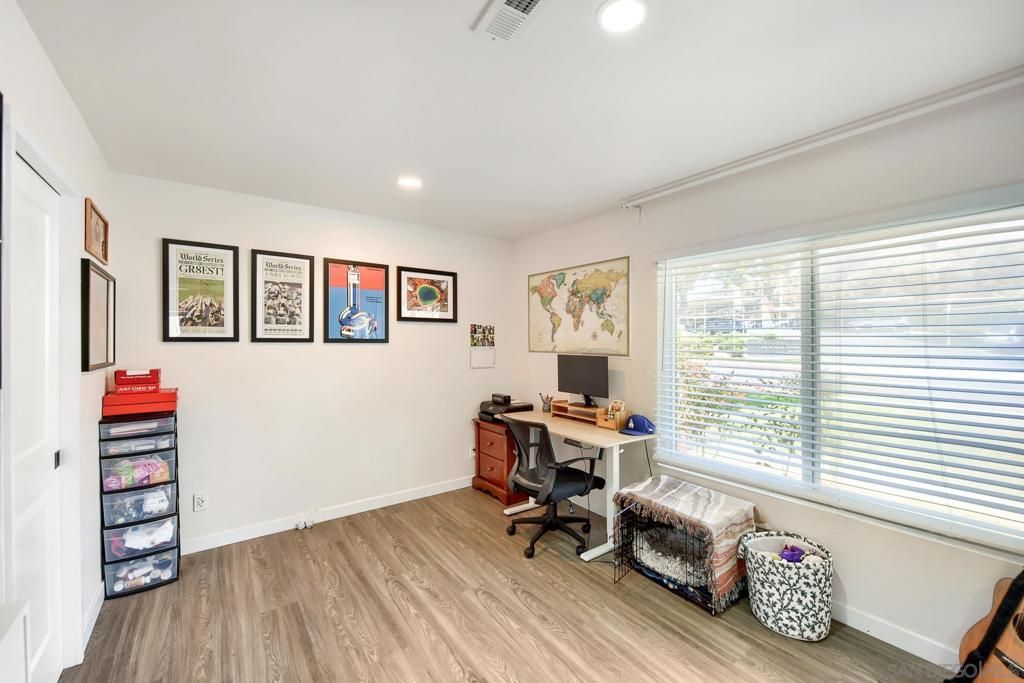 Image 19 of property listing at 8090 Camino Kiosco, San Diego, CA 92122