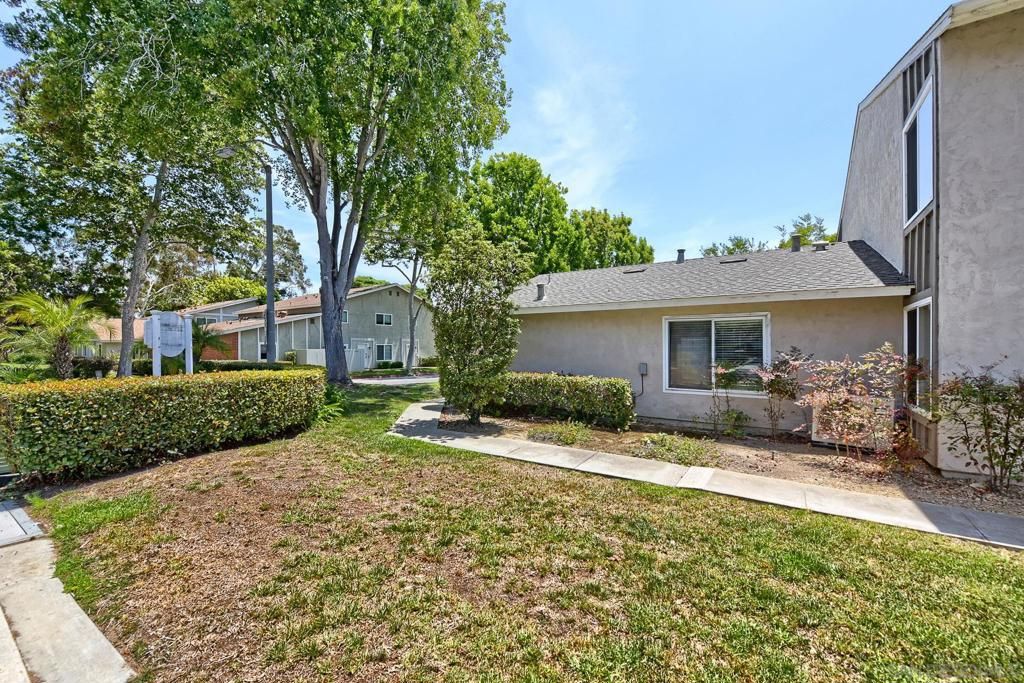 Image 23 of property listing at 8090 Camino Kiosco, San Diego, CA 92122