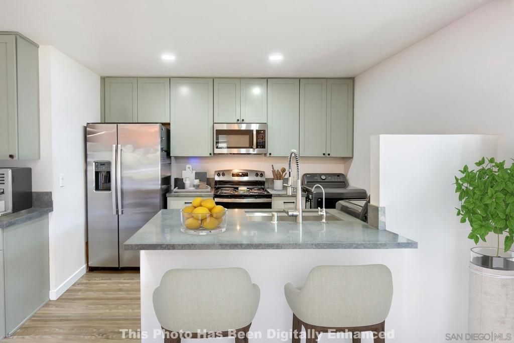 Image 3 of property listing at 8090 Camino Kiosco, San Diego, CA 92122