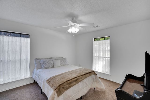 1647 E Pleasant Drive, Midlothian, TX 76065