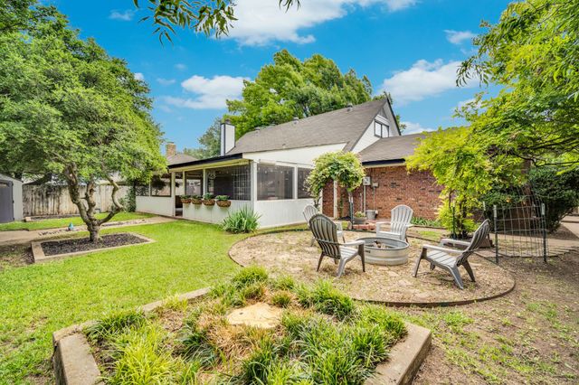 1647 E Pleasant Drive, Midlothian, TX 76065