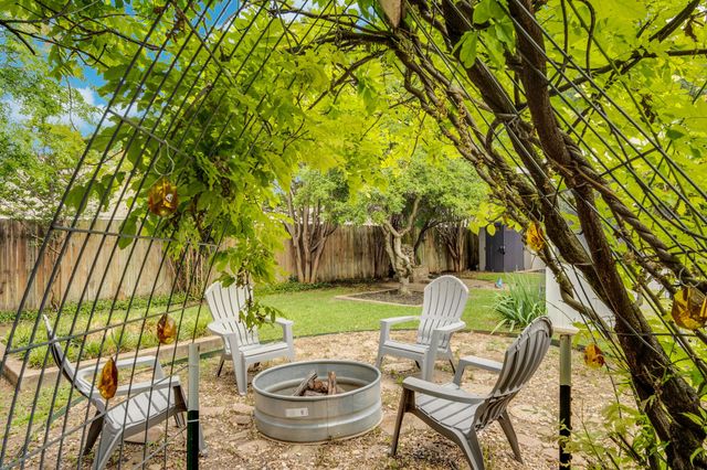 1647 E Pleasant Drive, Midlothian, TX 76065