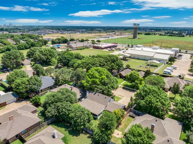 1647 E Pleasant Drive, Midlothian, TX 76065