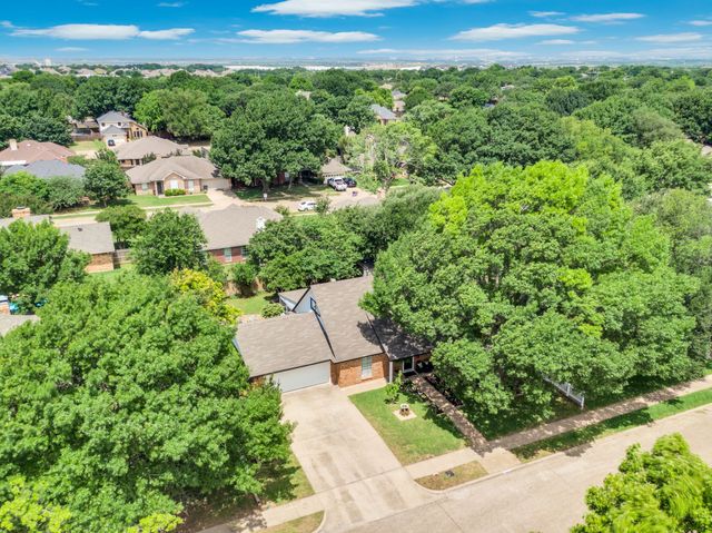 1647 E Pleasant Drive, Midlothian, TX 76065