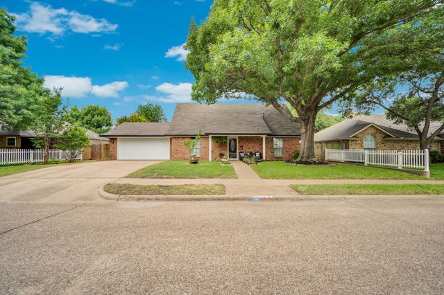 1647 E Pleasant Drive, Midlothian, TX 76065