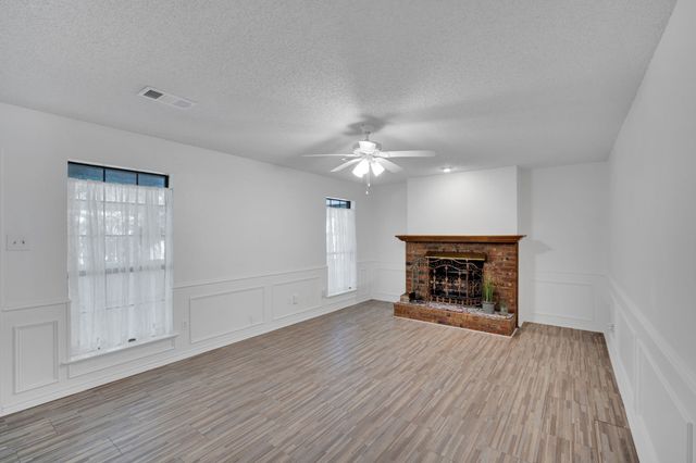 1647 E Pleasant Drive, Midlothian, TX 76065