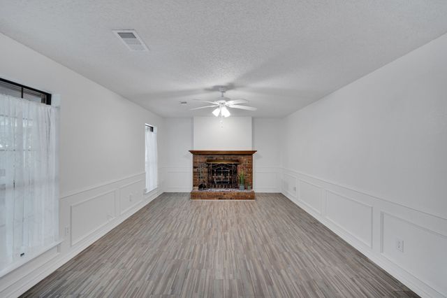 1647 E Pleasant Drive, Midlothian, TX 76065