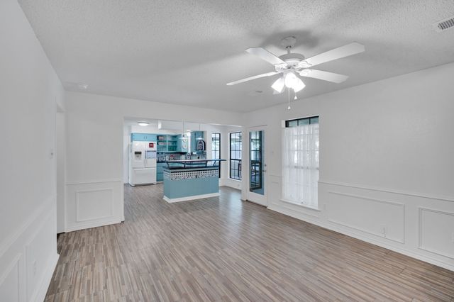 1647 E Pleasant Drive, Midlothian, TX 76065