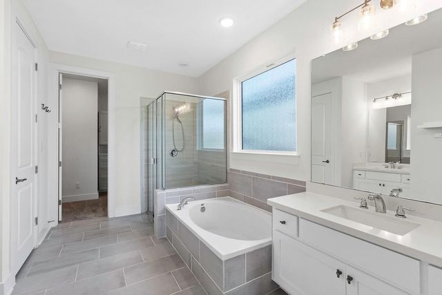 829 Dayridge DR, Dripping Springs, TX 78620