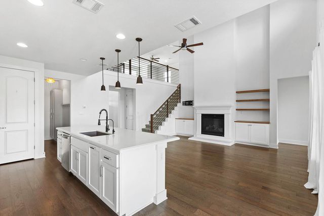 829 Dayridge DR, Dripping Springs, TX 78620