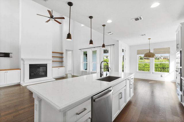 829 Dayridge DR, Dripping Springs, TX 78620