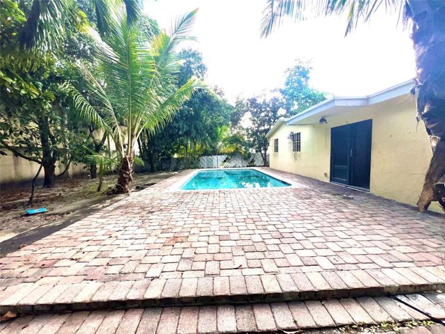 6000 NW 41st Terrace, North Lauderdale, FL 33319