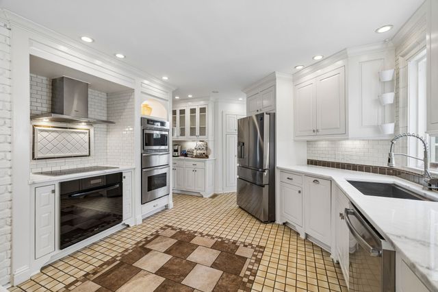 2455 Long Hollow Pike, Hendersonville, TN 37075