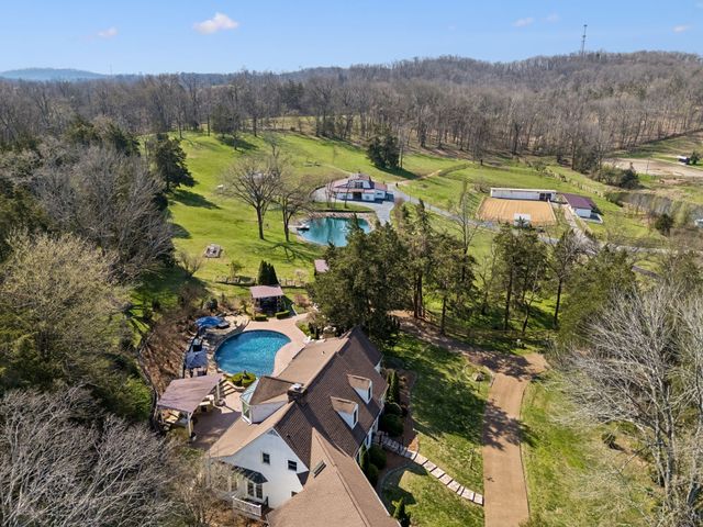 2455 Long Hollow Pike, Hendersonville, TN 37075