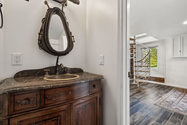 2455 Long Hollow Pike, Hendersonville, TN 37075