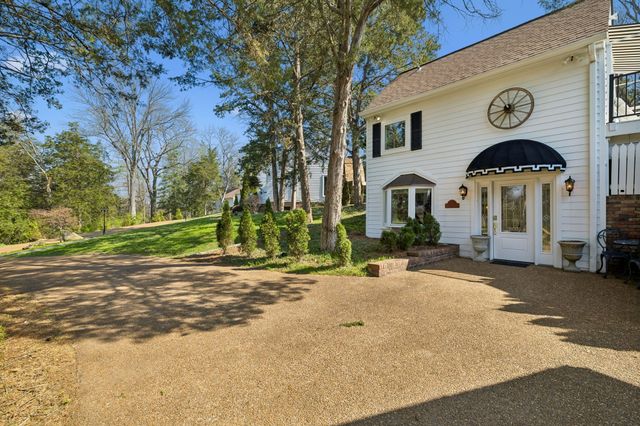 2455 Long Hollow Pike, Hendersonville, TN 37075
