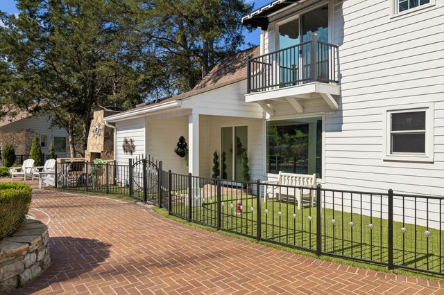 2455 Long Hollow Pike, Hendersonville, TN 37075