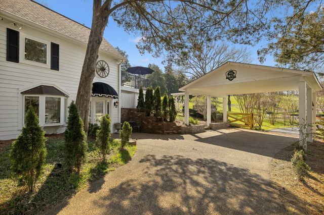 2455 Long Hollow Pike, Hendersonville, TN 37075