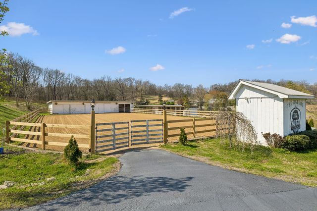 2455 Long Hollow Pike, Hendersonville, TN 37075