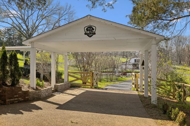 2455 Long Hollow Pike, Hendersonville, TN 37075