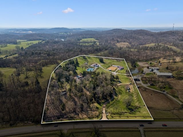 2455 Long Hollow Pike, Hendersonville, TN 37075