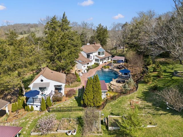 2455 Long Hollow Pike, Hendersonville, TN 37075