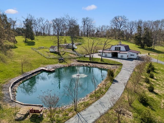 2455 Long Hollow Pike, Hendersonville, TN 37075