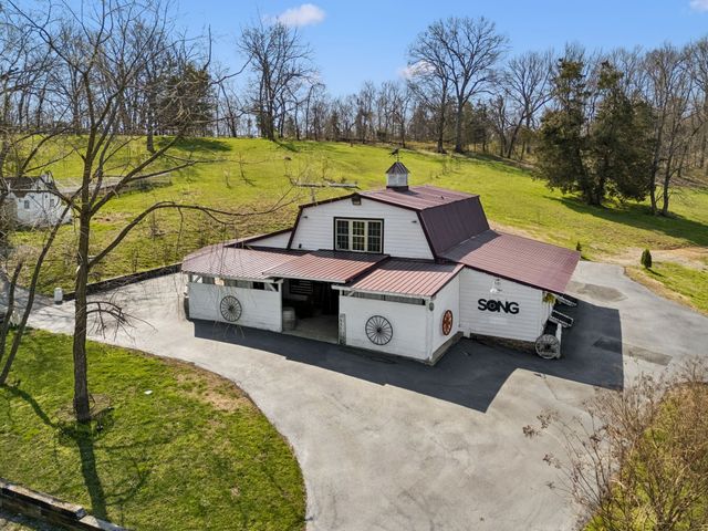 2455 Long Hollow Pike, Hendersonville, TN 37075