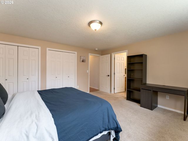 683 Ne SUMMERFIELD St, Mc Minnville, OR 97128