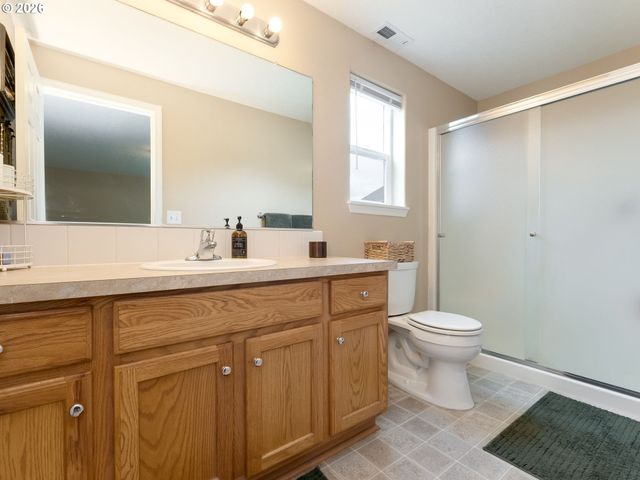 683 Ne SUMMERFIELD St, Mc Minnville, OR 97128
