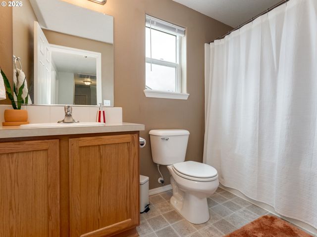 683 Ne SUMMERFIELD St, Mc Minnville, OR 97128
