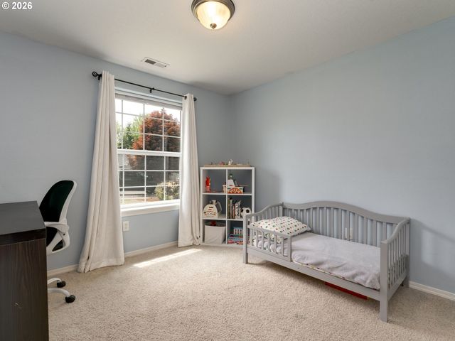 683 Ne SUMMERFIELD St, Mc Minnville, OR 97128