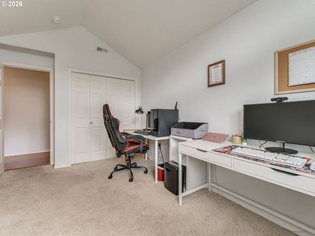 683 Ne SUMMERFIELD St, Mc Minnville, OR 97128
