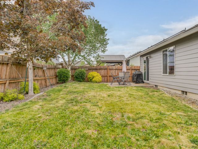 683 Ne SUMMERFIELD St, Mc Minnville, OR 97128
