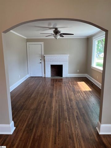 1600 W Parker Road, Greenville, SC 29617